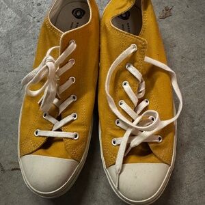 Moonstar-shoes like pottery